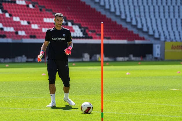 Trainingsauftakt: SC Freiburg, 12.07.2026 Mio Backhaus (SC Freiburg, ) Trainingsauftakt: SC Freiburg, Europa-Park-Stadion, 12.07.2026 DFB DFL REGULATIONS PROHIBIT ANY USE OF PHOTOGRAPHS AS IMAGE SEQUENCES AND OR QUASI-VIDEO. *** SC Freiburg Training Kickoff, July 12, 2026, Mio Backhaus, SC Freiburg, SC Freiburg Training Kickoff, Europa-Park Stadium, July 12, 2026 DFB and DFL regulations prohibit any use of photographs as image sequences and or quasi-video. Copyright: xBEAUTIFULxSPORTS Boscox