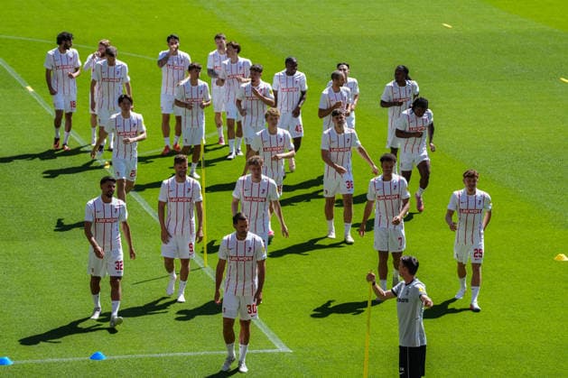 Trainingsauftakt: SC Freiburg, 12.07.2026 Die Mannschaft beim aufwärmen Trainingsauftakt: SC Freiburg, Europa-Park-Stadion, 12.07.2026 DFB DFL REGULATIONS PROHIBIT ANY USE OF PHOTOGRAPHS AS IMAGE SEQUENCES AND OR QUASI-VIDEO. *** SC Freiburg Kicks Off Training, July 12, 2026: The team warming up. SC Freiburg Kicks Off Training, Europa-Park Stadium, July 12, 2026 DFB and DFL regulations prohibit any use of photographs as image sequences and or quasi-video. Copyright: xBEAUTIFULxSPORTS Boscox