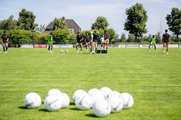 SWOLGEN , 12-07-2026 , Sportpark Kerkebos , pre season 2026 2027 , Dutch Keukenkampioen divisie , football , friendly match between Top Oss and - MSV Duisburg , picture shows warming up Top Oss Top Oss - MSV Duisburg (friendly)  x204993560x Copyright: