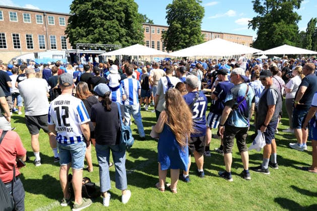DEU, DFL, 2. FBL Hertha BSC, Saisoneroeffnung, 12.07.2026, Sportforum, Berlin, DEU, DFL, 2. FBL Hertha BSC, Saisoneroeffnung, Hertha-Spieler, Hertha-BSC Fans DFL - regulations prohibit any use of Photographs as image sequences and or quasi-video *** GER, DFL, 2nd Bundesliga Hertha BSC, Season Opener, July 12, 2026, Sportforum, Berlin, GER, DFL, 2nd Bundesliga Hertha BSC, Season Opener, Hertha Players, Hertha BSC Fans. DFL regulations prohibit any use of photographs as image sequences and or quasi-video. Nordphotox xEngler nph00076