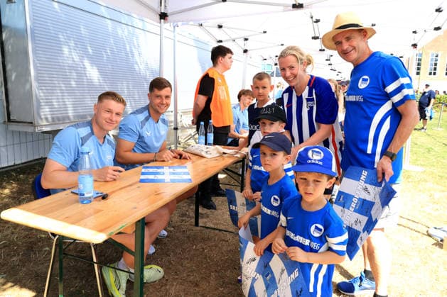 DEU, DFL, 2. FBL Hertha BSC, Saisoneroeffnung, 12.07.2026, Sportforum, Berlin, DEU, DFL, 2. FBL Hertha BSC, Saisoneroeffnung, Hertha-Spieler, Hertha-BSC Fans, Julian Eitschberger (Hertha BSC Berlin 2), Tjark Ernst (Hertha BSC Berlin 1) DFL - regulations prohibit any use of Photographs as image sequences and or quasi-video *** GER, DFL, 2nd Bundesliga Hertha BSC, Season Opener, July 12, 2026, Sportforum, Berlin, GER, DFL, 2nd Bundesliga Hertha BSC, Season Opener, Hertha Players, Hertha BSC Fans, Julian Eitschberger Hertha BSC Berlin 2, Tjark Ernst Hertha BSC Berlin 1. DFL regulations prohibit any use of photographs as image sequences and or quasi-video. Nordphotox xEngler nph00076