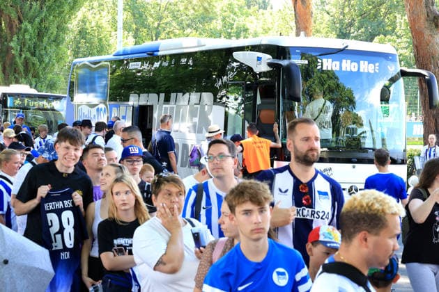 DEU, DFL, 2. FBL Hertha BSC, Saisoneroeffnung, 12.07.2026, Sportforum, Berlin, DEU, DFL, 2. FBL Hertha BSC, Saisoneroeffnung, Hertha-Spieler, Hertha-BSC Fans, Hertha-Bus DFL - regulations prohibit any use of Photographs as image sequences and or quasi-video *** GER, DFL, 2nd Bundesliga Hertha BSC, Season Opener, July 12, 2026, Sportforum, Berlin, GER, DFL, 2nd Bundesliga Hertha BSC, Season Opener, Hertha Players, Hertha BSC Fans, Hertha Bus DFL regulations prohibit any use of photographs as image sequences and or quasi-video Nordphotox xEngler nph00076