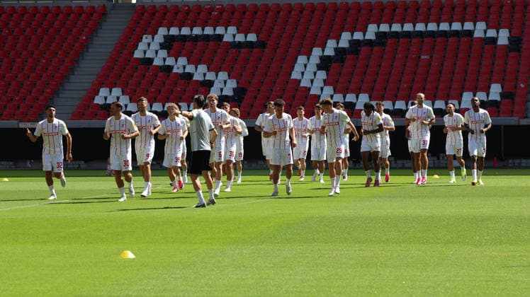 12.07.2026, xrekx, Fussball 1.Bundesliga, SC Freiburg - Trainingsauftakt Saison 2026 27 v.l. Vincenzo Grifo (SC Freiburg) Christian Guenter (SC Freiburg) Lucas Hoeler (SC Freiburg) (DFL DFB REGULATIONS PROHIBIT ANY USE OF PHOTOGRAPHS as IMAGE SEQUENCES and or QUASI-VIDEO) Freiburg *** July 12, 2026, xrekx, Soccer, Bundesliga 1, SC Freiburg Starts Training for the 2026–27 Season; from left: Vincenzo Grifo (SC Freiburg), Christian Guenter (SC Freiburg), Lucas Hoeler (SC Freiburg); DFL and DFB regulations prohibit any use of photographs as image sequences and or quasi-video; Freiburg