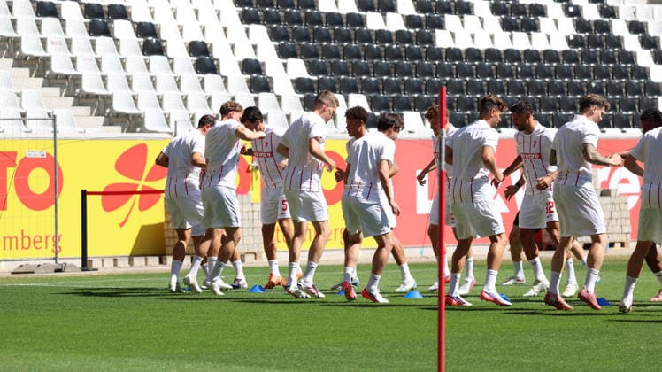 12.07.2026, xrekx, Fussball 1.Bundesliga, SC Freiburg - Trainingsauftakt Saison 2026 27 v.l. Matthias Ginter (SC Freiburg) (DFL DFB REGULATIONS PROHIBIT ANY USE OF PHOTOGRAPHS as IMAGE SEQUENCES and or QUASI-VIDEO) Freiburg *** July 12, 2026, xrekx, Soccer, Bundesliga 1, SC Freiburg Start of Training for the 2026–27 Season, from left: Matthias Ginter, SC Freiburg. DFL and DFB regulations prohibit any use of photographs as image sequences and or quasi-video. Freiburg