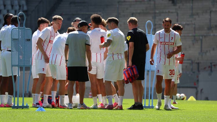 12.07.2026, xrekx, Fussball 1.Bundesliga, SC Freiburg - Trainingsauftakt Saison 2026 27 v.l. Matthias Ginter (SC Freiburg) Christian Guenter (SC Freiburg) (DFL DFB REGULATIONS PROHIBIT ANY USE OF PHOTOGRAPHS as IMAGE SEQUENCES and or QUASI-VIDEO) Freiburg *** July 12, 2026, xrekx, Soccer, Bundesliga 1, SC Freiburg Starts Training for the 2026–27 Season; from left: Matthias Ginter (SC Freiburg), Christian Guenter (SC Freiburg); DFL, DFB regulations prohibit any use of photographs as image sequences and or quasi-video; Freiburg