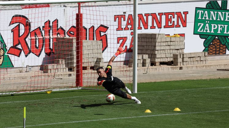 12.07.2026, xrekx, Fussball 1.Bundesliga, SC Freiburg - Trainingsauftakt Saison 2026 27 v.l. Mio Backhaus (SC Freiburg) (DFL DFB REGULATIONS PROHIBIT ANY USE OF PHOTOGRAPHS as IMAGE SEQUENCES and or QUASI-VIDEO) Freiburg *** July 12, 2026, xrekx, Soccer, Bundesliga 1, SC Freiburg Start of Training for the 2026–27 Season, v l Mio Backhaus, SC Freiburg, DFL, DFB. REGULATIONS PROHIBIT ANY USE OF PHOTOGRAPHS AS IMAGE SEQUENCES AND OR QUASI-VIDEO, Freiburg