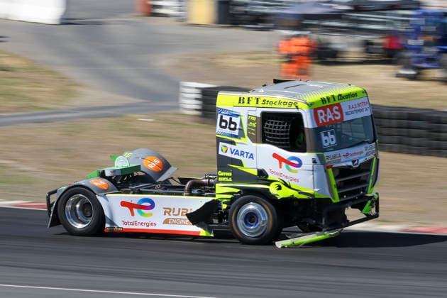 Jonathan Andre (FRA) MAN (66), Lion Truck Racing, vorn und hinten beschädigt , Deutschland, Motorsport, Int. Shell ADAC Truck Grand Prix, Goodyear ETRC FIA European Truck Racing Championship, Race 3, 2026, 12.07.2026, Nürburg Nürburgring Deutschland *** Jonathan Andre FRA MAN 66, Lion Truck Racing, front and rear damage, Germany, Motorsports, Int Shell ADAC Truck Grand Prix, Goodyear ETRC FIA European Truck Racing Championship, Race 3, 2026, July 12, 2026, Nürburg, Nürburgring, Germany Copyright: xGrantxHubbsx