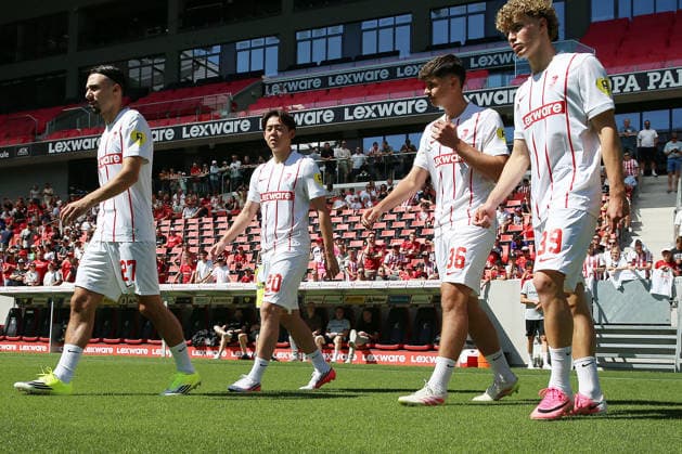12.07.2026, xrekx, Fussball 1.Bundesliga, SC Freiburg - Trainingsauftakt Saison 2026 27 v.l. Berkay Yilmaz (SC Freiburg) Rihito Yamamoto (SC Freiburg) Karl Steinmann (SC Freiburg) Rouven Tarnutzer (SC Freiburg) (DFL DFB REGULATIONS PROHIBIT ANY USE OF PHOTOGRAPHS as IMAGE SEQUENCES and or QUASI-VIDEO) Freiburg *** July 12, 2026, xrekx, Soccer, Bundesliga 1, SC Freiburg Starts Training for the 2026–27 Season: L-R Berkay Yilmaz (SC Freiburg), Rihito Yamamoto (SC Freiburg), Karl Steinmann (SC Freiburg), Rouven Tarnutzer (SC Freiburg). DFL and DFB regulations prohibit any use of photographs as image sequences and or QUASI-VIDEO Freiburg