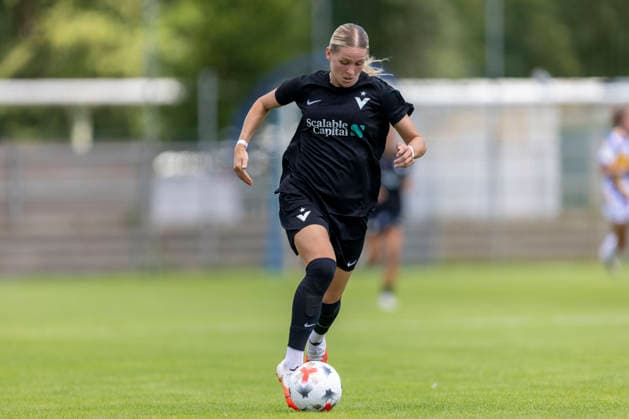 GER, Jena, Fussball, Frauenfussball, Testspiel, FC Carl-Zeiss Jena vs. Viktoria Berlin im Bild v.l.: Melanie Reuter (Viktoria Berlin 07), Aktion mit Ball 12.07.2026, Ernst-Abbe Sportfeld Jena DFB REGULATIONS PROHIBIT ANY USE OF PHOTOGRAPHS AS IMAGE SEQUENCES AND OR QUASI-VIDEO, *** GER, Jena, soccer, women s soccer, friendly match, FC Carl Zeiss Jena vs. Viktoria Berlin; pictured from left: Melanie Reuter, Viktoria Berlin 07, in action with the ball, July 12, 2026, Ernst Abbe Sportfeld, Jena. DFB regulations prohibit any use of photographs as image sequences and or quasi-video, Copyright: HMBxMedia PaulxFritz