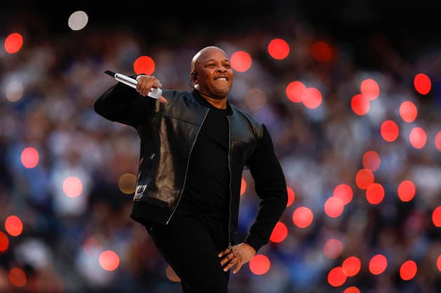 USA AMERICAN FOOTBALL SUPER BOWL LVI Los Angeles Rams at Cincinnati Bengals epa09754257 Dr. Dre performs during the halftime show of Super Bowl LVI at SoFi Stadium in Inglewood, California, USA, 13 February 2022. The annual Super Bowl is the Championship game of the NFL, American Football Herren, USA between the AFC Champion and the NFC Champion and has been held every year since January of 1967. Inglewood United States  Copyright: xJOHNxG.xMABANGLOx