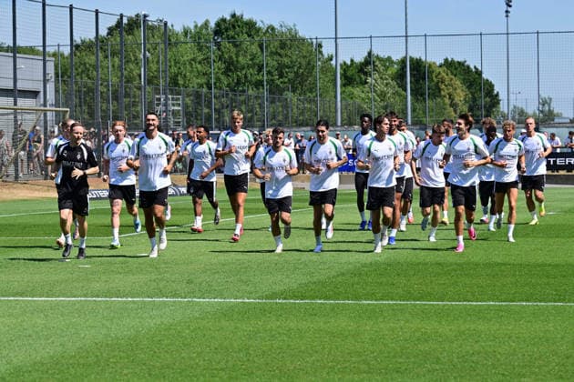 12.07.2026; Moenchengladbach; Fussball, Herren, Saison 2026 2027, Trainingsauftakt Borussia Moenchengladbach Lockeres Einlaufen zu Trainingsbeginn DFL regulations prohibit any use of photographs as image sequences and or quasi-video. ista-Borussia-Park NRW Deutschland *** July 12, 2026, Mönchengladbach Soccer, Men s, 2026–2027 Season, Start of Training at Borussia Mönchengladbach: A relaxed warm-up at the start of training. DFL regulations prohibit any use of photographs as image sequences and or quasi-video. Borussia Park, NRW, Germany