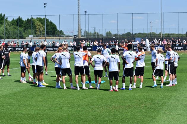 12.07.2026; Moenchengladbach; Fussball, Herren, Saison 2026 2027, Trainingsauftakt Borussia Moenchengladbach Trainingsbesprechung DFL regulations prohibit any use of photographs as image sequences and or quasi-video. ista-Borussia-Park NRW Deutschland *** July 12, 2026, Mönchengladbach Soccer, Men s, 2026–2027 Season, Start of Training, Borussia Mönchengladbach Training Briefing. DFL regulations prohibit any use of photographs as image sequences and or quasi-video footage at Borussia Park, NRW, Germany