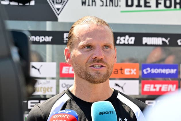 12.07.2026; Moenchengladbach; Fussball, Herren, Saison 2026 2027, Trainingsauftakt Borussia Moenchengladbach Eugen Polanski (Trainer Gladbach) stellte sich den Fragen der Presse DFL regulations prohibit any use of photographs as image sequences and or quasi-video. ista-Borussia-Park NRW Deutschland *** July 12, 2026, Mönchengladbach Soccer, Men s, 2026–2027 season, start of training at Borussia Mönchengladbach: Coach Eugen Polanski answered questions from the press. DFL regulations prohibit any use of photographs as image sequences and or quasi-video content. Borussia Park, NRW, Germany