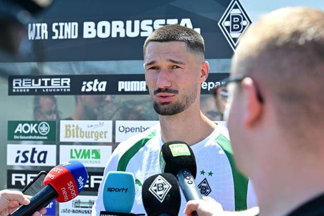 12.07.2026; Moenchengladbach; Fussball, Herren, Saison 2026 2027, Trainingsauftakt Borussia Moenchengladbach Tim Kleindienst (Gladbach) stellte sich den Fragen der Presse DFL regulations prohibit any use of photographs as image sequences and or quasi-video. ista-Borussia-Park NRW Deutschland *** July 12, 2026, Mönchengladbach Soccer, Men s, 2026–2027 Season, Start of Training: Borussia Mönchengladbach, Tim Kleindienst. Gladbach answered questions from the press. DFL regulations prohibit any use of photographs as image sequences and or quasi-video. Borussia Park, NRW, Germany