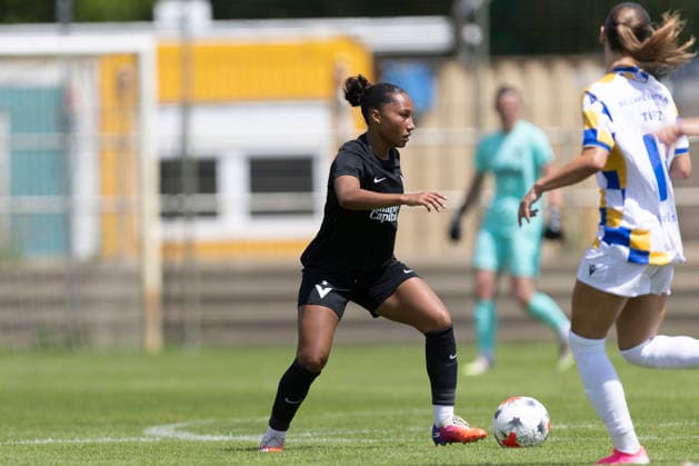 GER, Jena, Fussball, Frauenfussball, Testspiel, FC Carl-Zeiss Jena vs. Viktoria Berlin im Bild v.l.: Vanessa Fuerst (Viktoria Berlin 06), Aktion mit Ball 12.07.2026, Ernst-Abbe Sportfeld Jena DFB REGULATIONS PROHIBIT ANY USE OF PHOTOGRAPHS AS IMAGE SEQUENCES AND OR QUASI-VIDEO, *** GER, Jena, soccer, women s soccer, exhibition match, FC Carl Zeiss Jena vs. Viktoria Berlin; pictured from left: Vanessa Fuerst, Viktoria Berlin 06, in action with the ball, July 12, 2026, Ernst Abbe Sportfeld, Jena. DFB regulations prohibit any use of photographs as image sequences and or quasi-video, Copyright: HMBxMedia PaulxFritz