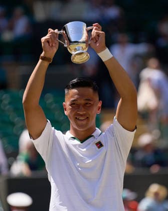 2026 Wimbledon, July 12, Mens Wheelchair Final LONDON, - JULY 12: Tokito Oda of Japan with the trophy after winning against Alfie Hewett of Great Britain during the 2026 Wimbledon, July 12, Mens Wheelchair Final at The all England club, Wimbledon on July 12, 2026 in London, GBR. London The all England club, Wimbledon GBR Copyright: xPeterxvanxdenxBerg ISIxPhotosx 9500
