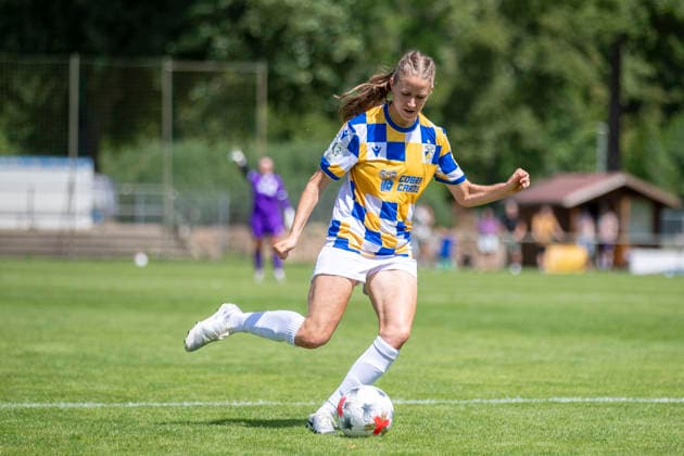 GER, Jena, Fussball, Frauenfussball, Testspiel, FC Carl-Zeiss Jena vs. Viktoria Berlin im Bild v.l.: Emily Haehnel (FC Carl Zeiss Jena 05), Aktion mit Ball 12.07.2026, Ernst-Abbe Sportfeld Jena DFB REGULATIONS PROHIBIT ANY USE OF PHOTOGRAPHS AS IMAGE SEQUENCES AND OR QUASI-VIDEO, *** GER, Jena, soccer, women s soccer, friendly match, FC Carl Zeiss Jena vs. Viktoria Berlin; pictured from left: Emily Haehnel, FC Carl Zeiss Jena 05, in action with the ball, July 12, 2026, Ernst Abbe Sportfeld, Jena. DFB regulations prohibit any use of photographs as image sequences and or quasi-video, Copyright: HMBxMedia PaulxFritz