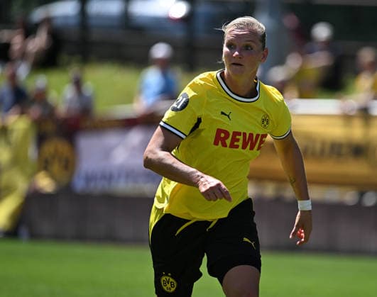 12.07.2026, xophax, Fussball ,2. Frauen-Bundesliga , Frauenfussball. Bourussia Dortmund. Testspiel in der Sportschule Hennef Borussia Dortmund gegen Eintracht Frankfurt II. Alexandra Popp ( Bor. Dortmund ) Koeln *** July 12, 2026, xophax, Soccer, Women s Bundesliga 2, Women s Soccer: Borussia Dortmund Friendly Match at the Hennef Sports School—Borussia Dortmund vs. Eintracht Frankfurt II—Alexandra Popp, Borussia Dortmund, Cologne