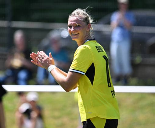 12.07.2026, xophax, Fussball ,2. Frauen-Bundesliga , Frauenfussball. Bourussia Dortmund. Testspiel in der Sportschule Hennef Borussia Dortmund gegen Eintracht Frankfurt II. Alexandra Popp ( Bor. Dortmund ) Koeln *** July 12, 2026, xophax, Soccer, Women s Bundesliga 2, Women s Soccer: Borussia Dortmund Friendly Match at the Hennef Sports School—Borussia Dortmund vs. Eintracht Frankfurt II—Alexandra Popp, Borussia Dortmund, Cologne