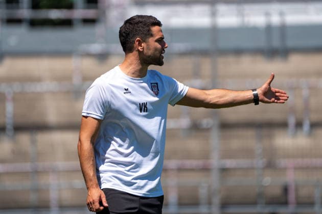 12.07.2026, xhfmx, Fussball Testspiel, FSV Frankfurt - RW Walldorf Victor Kleinhenz (Trainer FSV Frankfurt) (DFL DFB REGULATIONS PROHIBIT ANY USE OF PHOTOGRAPHS as IMAGE SEQUENCES and or QUASI-VIDEO) *** July 12, 2026, xhfmx, Soccer Friendly Match, FSV Frankfurt vs. RW Walldorf, Victor Kleinhenz, Coach of FSV Frankfurt. DFL and DFB regulations prohibit any use of photographs as image sequences and or quasi-video.