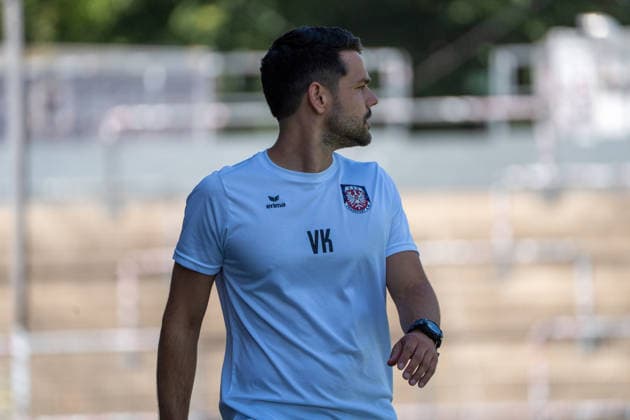12.07.2026, xhfmx, Fussball Testspiel, FSV Frankfurt - RW Walldorf Victor Kleinhenz (Trainer FSV Frankfurt) (DFL DFB REGULATIONS PROHIBIT ANY USE OF PHOTOGRAPHS as IMAGE SEQUENCES and or QUASI-VIDEO) *** July 12, 2026, xhfmx, Soccer Friendly Match, FSV Frankfurt vs. RW Walldorf, Victor Kleinhenz, Coach of FSV Frankfurt. DFL and DFB regulations prohibit any use of photographs as image sequences and or quasi-video.