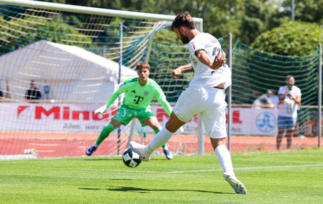 12.07.2026, Deutschland, Stuttgart, Fussball, Testspiel, Regionalliga Südwest, SV Stuttgarter Kickers vs. FC Bayern München II, Dejan Bozic (Kickers) *** July 12, 2026, Germany, Stuttgart, Soccer, Friendly Match, Regionalliga Südwest, SV Stuttgarter Kickers vs. FC Bayern Munich II, Dejan Bozic Kickers