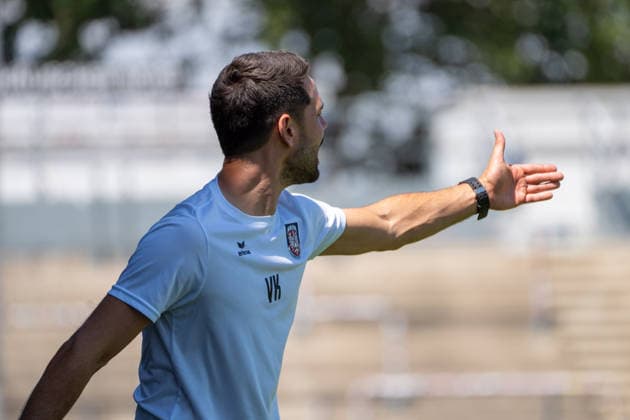 12.07.2026, xhfmx, Fussball Testspiel, FSV Frankfurt - RW Walldorf Victor Kleinhenz (Trainer FSV Frankfurt) (DFL DFB REGULATIONS PROHIBIT ANY USE OF PHOTOGRAPHS as IMAGE SEQUENCES and or QUASI-VIDEO) *** July 12, 2026, xhfmx, Soccer Friendly Match, FSV Frankfurt vs. RW Walldorf, Victor Kleinhenz, Coach of FSV Frankfurt. DFL and DFB regulations prohibit any use of photographs as image sequences and or quasi-video.