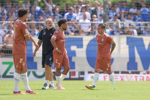 12.07.2026, xtgx, Fussball Testspiel, BSG Chemie Leipzig - 1. FC Magdeburg emspor, v.l. Baris Atik (Magdeburg, 23) verletzt, Verletzung, injury, injured (DFL DFB REGULATIONS PROHIBIT ANY USE OF PHOTOGRAPHS as IMAGE SEQUENCES and or QUASI-VIDEO) Leipzig *** July 12, 2026, xtgx, Soccer friendly match, BSG Chemie Leipzig vs. FC Magdeburg emspor, from left: Baris Atik (Magdeburg), 23 injured, injury, injured DFL DFB REGULATIONS PROHIBIT ANY USE OF PHOTOGRAPHS as IMAGE SEQUENCES and or QUASI-VIDEO Leipzig