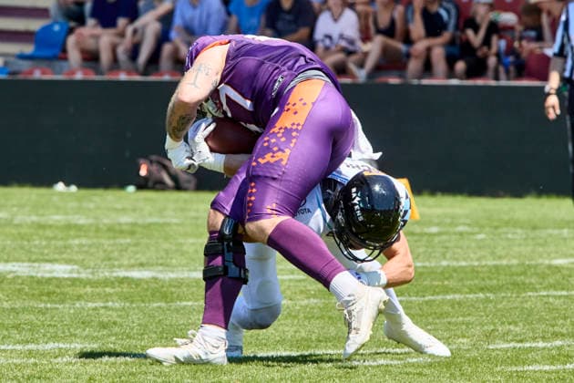 European Football Alliance (EFA), Munich Ravens vs Frankfurt Galaxy, Munich Ravens, Frankfurt Galaxy, 2026-07-12 in München-Unterhaching (Alpenbauer Sportpark Unterhaching) BOTELLA MORENO AdriÃ (Frankfurt Galaxy Tight Ends (TE) Nr87-FRA87), SCHLABITZ Marcos (Munich Ravens Defensive Back (DB) Nr22-MUC22) sportworld München-Unterhaching Alpenbauer Sportpark Unterhachin Bayern Deutschland *** European Football Alliance (EFA), Munich Ravens vs. Frankfurt Galaxy, Munich Ravens, Frankfurt Galaxy, July 12, 2026, in Munich-Unterhaching, Alpenbauer Sportpark, Unterhaching, BOTELLA MORENO Adrià, Frankfurt Galaxy Tight End (TE) No. 87 (FRA87), Marcos SCHLABITZ, Munich Ravens, Defensive Back (DB) No. 22 (MUC22), Sportworld, Munich, Unterhaching, Alpenbauer Sportpark, Unterhaching, Bavaria, Germany