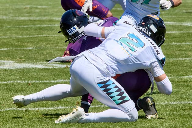 European Football Alliance (EFA), Munich Ravens vs Frankfurt Galaxy, Munich Ravens, Frankfurt Galaxy, 2026-07-12 in München-Unterhaching (Alpenbauer Sportpark Unterhaching) FOSTER Tyler (Frankfurt Galaxy Wide Receivers (WR) Nr8-FRA8), NITZLNADER Christoph (Munich Ravens Defensive Back (DB) Nr2-MUC2) sportworld München-Unterhaching Alpenbauer Sportpark Unterhachin Bayern Deutschland *** European Football Alliance (EFA), Munich Ravens vs. Frankfurt Galaxy, Munich Ravens, Frankfurt Galaxy, July 12, 2026, in Munich-Unterhaching, Alpenbauer Sportpark, Unterhaching; Tyler Foster, Frankfurt Galaxy wide receiver (WR) No. 8 (FRA8), Christoph NITZLNADER, Munich Ravens, Defensive Back (DB), No. 2 (MUC2), Sportworld, Munich, Unterhaching, Alpenbauer Sportpark, Unterhaching, Bavaria, Germany