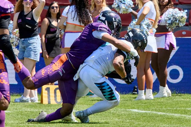 European Football Alliance (EFA), Munich Ravens vs Frankfurt Galaxy, Munich Ravens, Frankfurt Galaxy, 2026-07-12 in München-Unterhaching (Alpenbauer Sportpark Unterhaching) SEELIG Justus (Munich Ravens Running Back (RB) Nr5-MUC5), CLAY Jaylen (Frankfurt Galaxy Defensive Backs (DB) Nr3-FRA3) sportworld München-Unterhaching Alpenbauer Sportpark Unterhachin Bayern Deutschland *** European Football Alliance (EFA), Munich Ravens vs. Frankfurt Galaxy, Munich Ravens, Frankfurt Galaxy, July 12, 2026, in Munich-Unterhaching, Alpenbauer Sportpark, Unterhaching; SEELIG Justus, Munich Ravens running back (RB) No. 5 (MUC5); CLAY Jaylen, Frankfurt Galaxy defensive back (DB) No. 3 (FRA3); Sportworld, Munich-Unterhaching, Alpenbauer Sportpark, Unterhaching, Bavaria, Germany