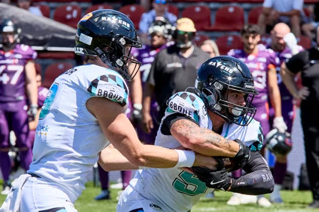 European Football Alliance (EFA), Munich Ravens vs Frankfurt Galaxy, Munich Ravens, Frankfurt Galaxy, 2026-07-12 in München-Unterhaching (Alpenbauer Sportpark Unterhaching) TABOR Russell (Munich Ravens Quarterback (QB) Nr9-MUC9), SEELIG Justus (Munich Ravens Running Back (RB) Nr5-MUC5) sportworld München-Unterhaching Alpenbauer Sportpark Unterhachin Bayern Deutschland *** European Football Alliance (EFA), Munich Ravens vs. Frankfurt Galaxy, Munich Ravens, Frankfurt Galaxy, July 12, 2026, in Munich-Unterhaching, Alpenbauer Sportpark, Unterhaching; TABOR, Russell, Munich Ravens quarterback (QB), No. 9 (MUC9); SEELIG, Justus, Munich Ravens running back (RB), No. 5 (MUC5); Sportworld, Munich-Unterhaching, Alpenbauer Sportpark, Unterhaching, Bavaria, Germany