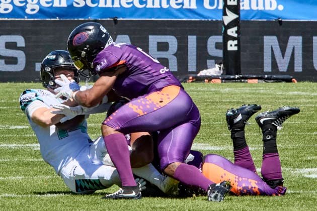 European Football Alliance (EFA), Munich Ravens vs Frankfurt Galaxy, Munich Ravens, Frankfurt Galaxy, 2026-07-12 in München-Unterhaching (Alpenbauer Sportpark Unterhaching) STRICKER Konstantin (Munich Ravens Wide Receiver (WR) Nr14-MUC14), HENRIQUE Roedion (Frankfurt Galaxy Defensive Backs (DB) Nr0-FRA0), GAYE Taslim (Frankfurt Galaxy Defensive Line (DL) Nr96-FRA96) sportworld München-Unterhaching Alpenbauer Sportpark Unterhachin Bayern Deutschland *** European Football Alliance (EFA), Munich Ravens vs. Frankfurt Galaxy, Munich Ravens, Frankfurt Galaxy, July 12, 2026, in Munich-Unterhaching, Alpenbauer Sportpark Unterhaching; STRICKER Konstantin, Munich Ravens wide receiver (WR) No. 14 (MUC14), HENRIQUE Roedion, Frankfurt Galaxy, Defensive Backs (DB), No. 0, FRA0; GAYE Taslim, Frankfurt Galaxy, Defensive Line (DL), No. 96, FRA96; Sportworld, Munich, Unterhaching, Alpenbauer Sportpark, Unterhaching, Bavaria, Germany