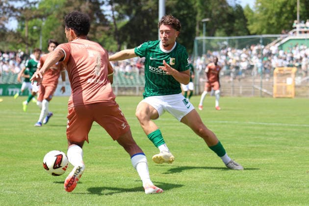 Deutschland: Freundschaftsspiel 2026 - 2027, BSG Chemie Leipzig - 1. FC Magdeburg, Alfred-Kunze Sportpark (Leipzig): Herbert Bockhorn (1. FC Magdeburg, 7) am Ball *** Germany Friendly Match 2026 2027, BSG Chemie Leipzig vs. 1 FC Magdeburg, Alfred Kunze Sportpark, Leipzig; Herbert Bockhorn, 1 FC Magdeburg, 7 am Ball Copyright: xLucasxWalterx