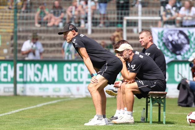 Deutschland: Freundschaftsspiel 2026 - 2027, BSG Chemie Leipzig - 1. FC Magdeburg, Alfred-Kunze Sportpark (Leipzig): Alexander Schmidt (Trainer, BSG Chemie Leipzig) *** Germany Friendly Match 2026 2027, BSG Chemie Leipzig vs. 1 FC Magdeburg, Alfred Kunze Sportpark, Leipzig; Alexander Schmidt, Coach, BSG Chemie Leipzig Copyright: xLucasxWalterx