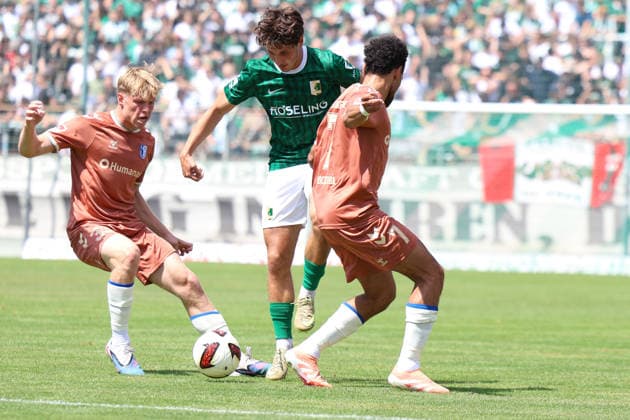 Deutschland: Freundschaftsspiel 2026 - 2027, BSG Chemie Leipzig - 1. FC Magdeburg, Alfred-Kunze Sportpark (Leipzig): Julius Hoffmann (BSG Chemie Leipzig, 19) am Ball *** Germany Friendly Match 2026 2027, BSG Chemie Leipzig vs. 1 FC Magdeburg, Alfred Kunze Sportpark Leipzig, Julius Hoffmann, BSG Chemie Leipzig, 19 on the ball Copyright: xx