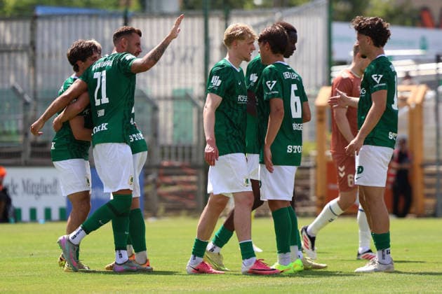 Deutschland: Freundschaftsspiel 2026 - 2027, BSG Chemie Leipzig - 1. FC Magdeburg, Alfred-Kunze Sportpark (Leipzig): Tor und Jubel von Elias Kratzer (BSG Chemie Leipzig, 72) *** Germany Friendly Match 2026 2027, BSG Chemie Leipzig vs. 1 FC Magdeburg, Alfred Kunze Sportpark, Leipzig: Goal and celebration by Elias Kratzer of BSG Chemie Leipzig, 72 Copyright: xx