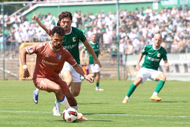 Deutschland: Freundschaftsspiel 2026 - 2027, BSG Chemie Leipzig - 1. FC Magdeburg, Alfred-Kunze Sportpark (Leipzig): Herbert Bockhorn (1. FC Magdeburg, 7) am ball *** Germany Friendly Match 2026 2027, BSG Chemie Leipzig vs. 1 FC Magdeburg, Alfred Kunze Sportpark, Leipzig; Herbert Bockhorn, 1 FC Magdeburg, 7 am ball Copyright: xLucasxWalterx
