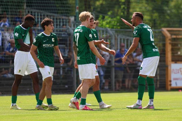 Deutschland: Freundschaftsspiel 2026 - 2027, BSG Chemie Leipzig - 1. FC Magdeburg, Alfred-Kunze Sportpark (Leipzig): Tor und Jubel von Elias Kratzer (BSG Chemie Leipzig, 72) *** Germany Friendly Match 2026 2027, BSG Chemie Leipzig vs. 1 FC Magdeburg, Alfred Kunze Sportpark, Leipzig: Goal and celebration by Elias Kratzer of BSG Chemie Leipzig, 72 Copyright: xx