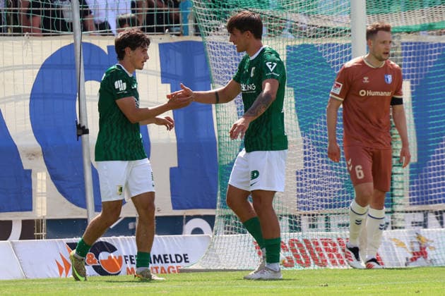 Deutschland: Freundschaftsspiel 2026 - 2027, BSG Chemie Leipzig - 1. FC Magdeburg, Alfred-Kunze Sportpark (Leipzig): Tor und Jubel von Elias Kratzer (BSG Chemie Leipzig, 72) *** Germany Friendly Match 2026 2027, BSG Chemie Leipzig vs. 1 FC Magdeburg, Alfred Kunze Sportpark, Leipzig: Goal and celebration by Elias Kratzer of BSG Chemie Leipzig, 72 Copyright: xLucasxWalterx