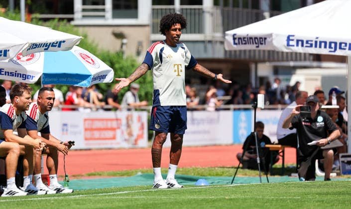 12.07.2026, Deutschland, Stuttgart, Fussball, Testspiel, Regionalliga Südwest, SV Stuttgarter Kickers vs. FC Bayern München II, Bayern Trainer Costa Santos Dante *** July 12, 2026, Germany, Stuttgart, Soccer, Friendly Match, Regionalliga Südwest, SV Stuttgarter Kickers vs. FC Bayern Munich II, Bayern Coach Costa Santos Dante