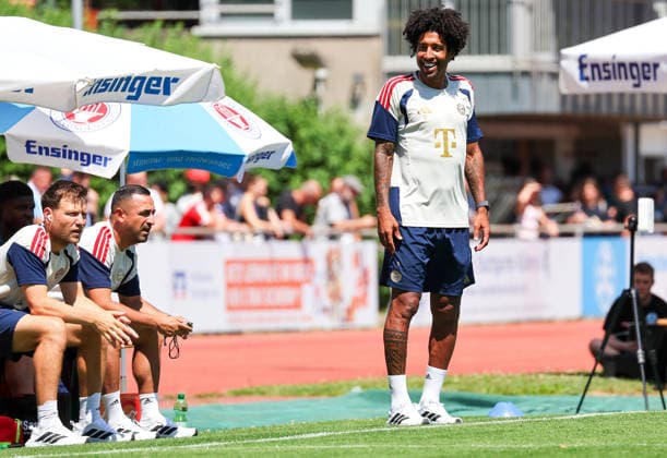 Sport Bilder des Tages 12.07.2026, Deutschland, Stuttgart, Fussball, Testspiel, Regionalliga Südwest, SV Stuttgarter Kickers vs. FC Bayern München II, Bayern Trainer Costa Santos Dante *** July 12, 2026, Germany, Stuttgart, Soccer, Friendly Match, Regionalliga Südwest, SV Stuttgarter Kickers vs. FC Bayern Munich II, Bayern Coach Costa Santos Dante
