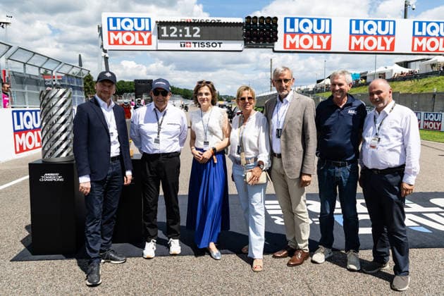 GER, Großer Preis von Deutschland, MotoGP. 11. Lauf, FIM Motorrad-Weltmeisterschaft. 12.07.2026, Sachsenring, Hohenstein-Ernstthal, GER, Großer Preis von Deutschland, MotoGP. 11. Lauf, FIM Motorrad-Weltmeisterschaft. Michael Kretschmer, Ministerpräsident von Sachsen, Carmelo Ezpeleta, CEO Dorna Sports, Dr. Gerd Ennser, ADAC Sportpräsident mit Gästen Â Foto: Alexander Trienitz Hohenstein-Ernstthal Sachsenring Sachsen Deutschland *** GER, German Grand Prix, MotoGP Round 11, FIM Motorcycle World Championship, July 12, 2026, Sachsenring, Hohenstein Ernstthal, GER, German Grand Prix, MotoGP Round 11, FIM Motorcycle World Championship Michael Kretschmer, Minister-President of Saxony, Carmelo Ezpeleta, CEO of Dorna Sports, Dr. Gerd Ennser, ADAC Sports President, with guests. Photo by Alexander Trienitz, Hohenstein Ernstthal, Sachsenring, Saxony, Germany