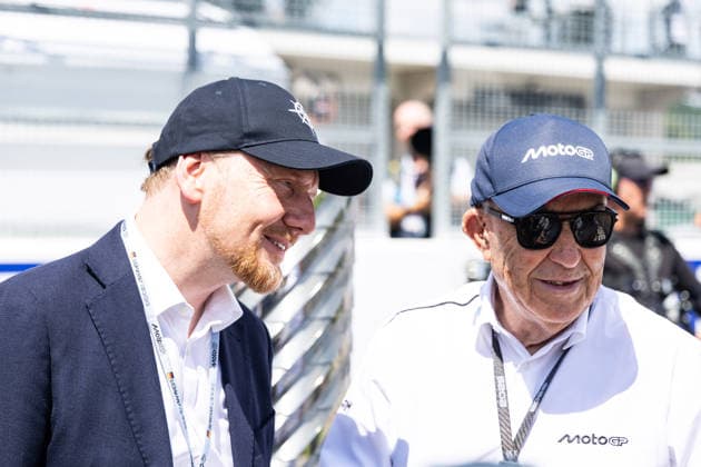GER, Großer Preis von Deutschland, MotoGP. 11. Lauf, FIM Motorrad-Weltmeisterschaft. 12.07.2026, Sachsenring, Hohenstein-Ernstthal, GER, Großer Preis von Deutschland, MotoGP. 11. Lauf, FIM Motorrad-Weltmeisterschaft. Michael Kretschmer, Ministerpräsident von Sachsen mit Carmelo Ezpeleta, CEO Dorna Sports Â Foto: Alexander Trienitz Hohenstein-Ernstthal Sachsenring Sachsen Deutschland *** GER, German Grand Prix, MotoGP Round 11, FIM Motorcycle World Championship, July 12, 2026, Sachsenring, Hohenstein Ernstthal, GER, German Grand Prix, MotoGP Round 11, FIM Motorcycle World Championship Michael Kretschmer, Minister-President of Saxony, with Carmelo Ezpeleta, CEO of Dorna Sports. Photo by Alexander Trienitz, Hohenstein Ernstthal, Sachsenring, Saxony, Germany