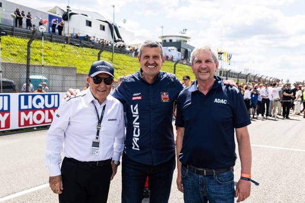 GER, Großer Preis von Deutschland, MotoGP. 11. Lauf, FIM Motorrad-Weltmeisterschaft. 12.07.2026, Sachsenring, Hohenstein-Ernstthal, GER, Großer Preis von Deutschland, MotoGP. 11. Lauf, FIM Motorrad-Weltmeisterschaft. Carmelo Ezpeleta, CEO Dorna Sports, Günther Steiner, Teamchef Red Bull KTM Tech 3, Dr. Gerd Ennser, ADAC Sportpräsident Â Foto: Alexander Trienitz Hohenstein-Ernstthal Sachsenring Sachsen Deutschland *** GER, German Grand Prix, MotoGP Round 11, FIM Motorcycle World Championship, July 12, 2026, Sachsenring, Hohenstein Ernstthal, GER, German Grand Prix, MotoGP Round 11, FIM Motorcycle World Championship Carmelo Ezpeleta, CEO of Dorna Sports, Günther Steiner, Team Principal of Red Bull KTM Tech 3, Dr. Gerd Ennser, ADAC Sports President. Photo by Alexander Trienitz, Hohenstein Ernstthal, Sachsenring, Saxony, Germany