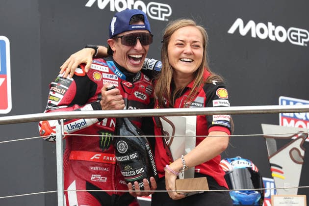 Hohenstein-Ernstthal, 12.07.26: Motorrad Grand Prix Deutschland 2026, Sachsenring. Marc Marquez (ESP) vom Ducati Lenovo Team feiert seinen Sieg. Motorrad Grand Prix Germany 2025 *** Hohenstein Ernstthal, July 12, 2026: 2026 German Motorcycle Grand Prix, Sachsenring; Marc Marquez (ESP) of the Ducati Lenovo Team celebrates his victory at the 2025 German Motorcycle Grand Prix
