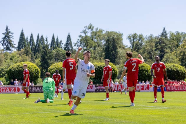 SV Stuttgarter Kickers - FC Bayern Muenchen II, Fussball, Herren, Freundschaftsspiele Deutschland, Saison 2026 2027, 12.07.2026, Emotionen, Jubel, Tor zum 1:0 durch Christian Mauersberger (SV Stuttgarter Kickers 38) SV Stuttgarter Kickers - FC Bayern Muenchen II, Fussball, Herren, Freundschaftsspiele Deutschland, Saison 2026 2027, 12.07.2026, *** SV Stuttgarter Kickers vs. FC Bayern Munich II, Soccer, Men s, Friendly Matches in Germany, 2026–2027 Season, July 12, 2026, Emotions, Cheering, Goal to make it 1–0 by Christian Mauersberger, SV Stuttgarter Kickers 38 SV Stuttgarter Kickers vs. FC Bayern Munich II, Soccer, Men’s, Friendly Matches in Germany, 2026–2027 Season, July 12, 2026, Copyright: xDROFITSCH EIBNERx EP_ddh