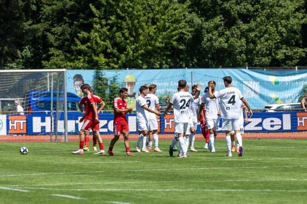 SV Stuttgarter Kickers - FC Bayern Muenchen II, Fussball, Herren, Freundschaftsspiele Deutschland, Saison 2026 2027, 12.07.2026, Emotionen, Jubel. tor zum 2:0 durch 32kik SV Stuttgarter Kickers - FC Bayern Muenchen II, Fussball, Herren, Freundschaftsspiele Deutschland, Saison 2026 2027, 12.07.2026, *** SV Stuttgarter Kickers vs. FC Bayern Munich II, Soccer, Men s, Friendly Matches in Germany, 2026–2027 Season, July 12, 2026, Emotions, Cheers after the 2–0 goal by 32kik SV Stuttgarter Kickers vs. FC Bayern Munich II, Soccer, Men s, Friendly Matches in Germany, 2026–2027 Season, July 12, 2026, Copyright: xDROFITSCH EIBNERx EP_ddh