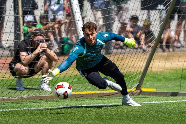 Jan Olschowsky (Borussia Moenchengladbach, 23) Trainingsauftakt VfL Borussia Moenchengladbach, Fussball, 1. Bundesliga, Saison 2026 2027, 12.07.2026 DFL REGULATIONS PROHIBIT ANY USE OF PHOTOGRAPHS AS IMAGE SEQUENCES AND OR QUASI-VIDEO Trainingsauftakt VfL Borussia Moenchengladbach, Fussball, 1. Bundesliga, Saison 2026 2027, 12.07.2026 Moenchengladbach *** Jan Olschowsky, Borussia Mönchengladbach, 23: Start of Training for VfL Borussia Mönchengladbach, Soccer, Bundesliga 1, 2026–2027 Season, July 12, 2026 DFL regulations prohibit any use of photographs as image sequences and or quasi-video. Start of training for VfL Borussia Mönchengladbach, soccer, Bundesliga 1, 2026–2027 season, July 12, 2026, Mönchengladbach Copyright: xEibner-Pressefoto J.xDerondeaux EP_JDU