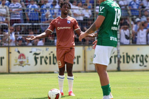 Deutschland: Freundschaftsspiel 2026 - 2027, BSG Chemie Leipzig - 1. FC Magdeburg, Alfred-Kunze Sportpark (Leipzig): Lubambo Musonda (1. FC Magdeburg, 19) Reaktion auf Foul *** Germany Friendly Match 2026 2027, BSG Chemie Leipzig vs. 1 FC Magdeburg, Alfred Kunze Sportpark, Leipzig, Lubambo Musonda (1 FC Magdeburg), 19 Reactions to a Foul Copyright: xLucasxWalterx
